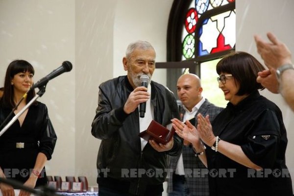 Tbilisidə Nizami Gəncəviyə həsr olunan tədbir keçirildi, gürcü xadimlər təltif edilidi 
